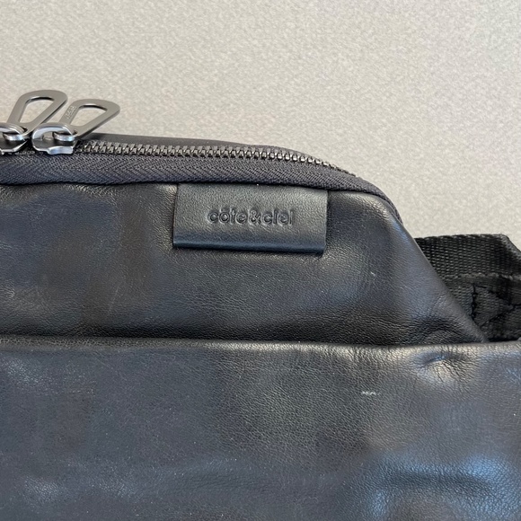 Cote & Ciel Isarau S Alias Leather Black-NWT, & storage bag, never used - Picture 3 of 15